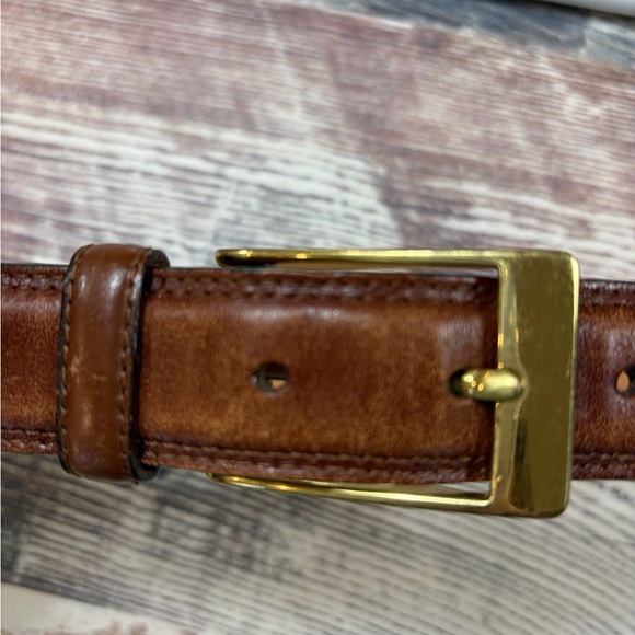 Elegant Brown Italian Leather Belt with Gold Buckle - Picture 2 of 6
